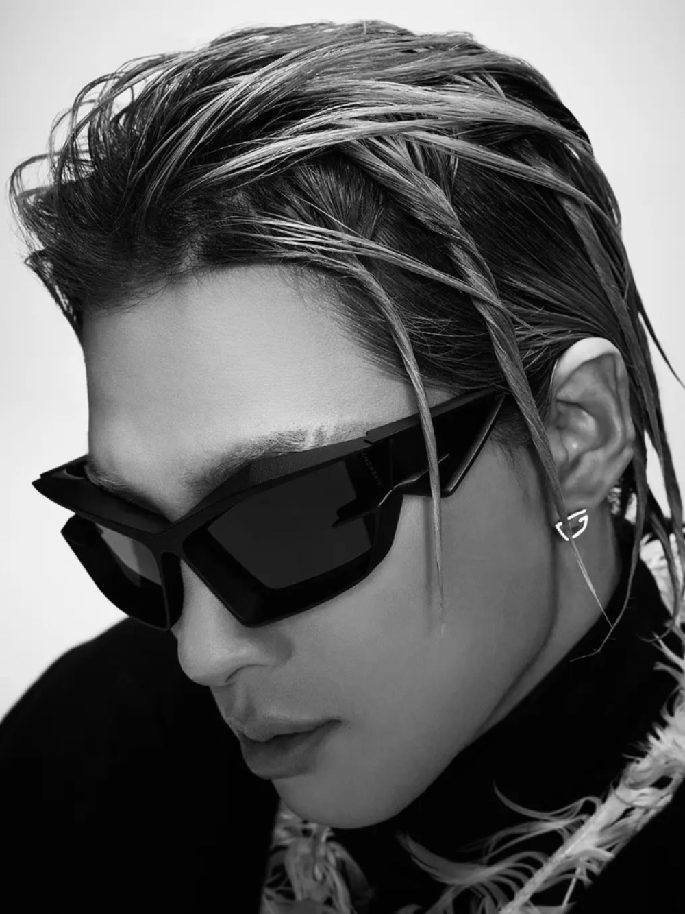 New! GIVENCHY Sunglasses GV40066U 01A, 100% Authentic (UNISEX)